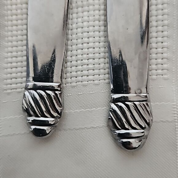 Onieda 8 Pieces Stainless Steel Everyday Flatware Set 18/10 Silver - Picture 9 of 16